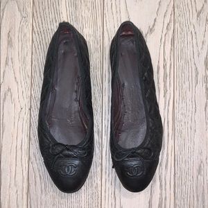 Chanel classic black ballet flats